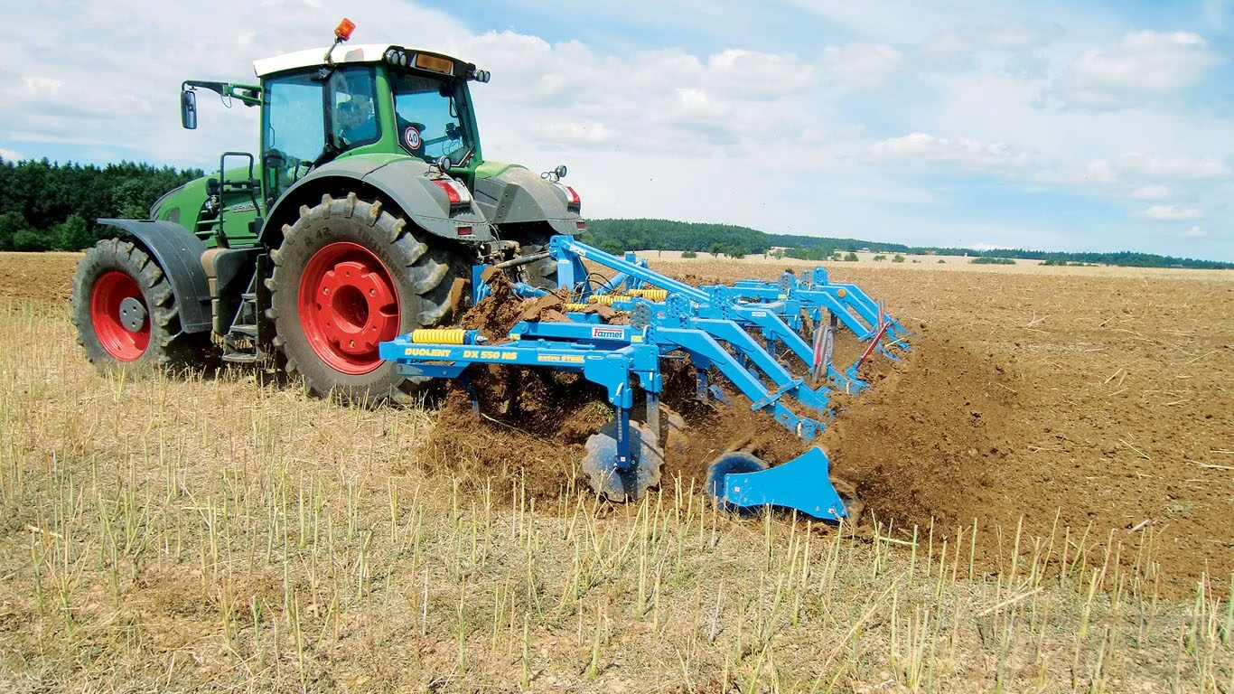 Chisel cultivators
